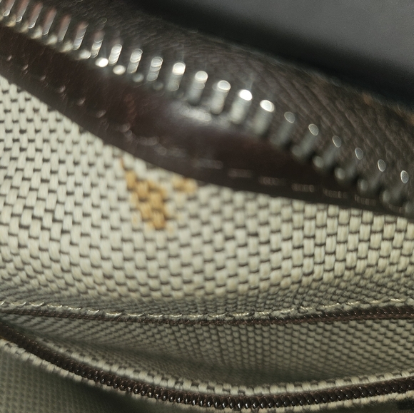 Dooney and Bourke Shoulderbag - Picture 3 of 4